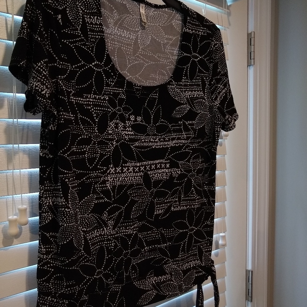 Women's medium blouse - Picture 3 of 5